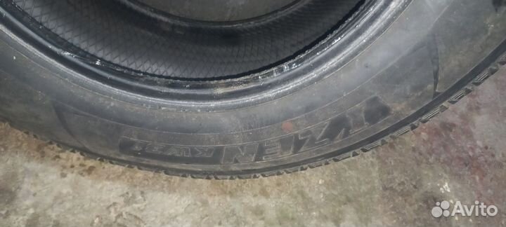 Kumho I'Zen KW31 215/70 R16