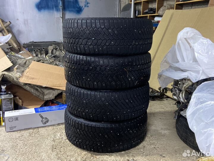 Gislaved Nord Frost 200 215/55 R17 98T