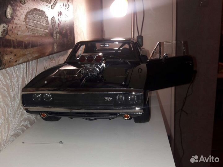 Коллекционная модель автомобиля Dodge Charger R/T