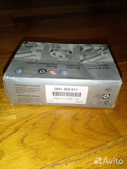 Свеча зажигания VAG 06H905611