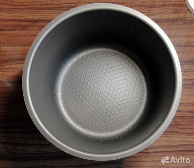 Чаша для мультиварки универсальная 5л (r.e.b.5)