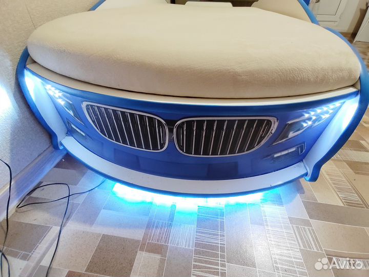 Детская кровать машина