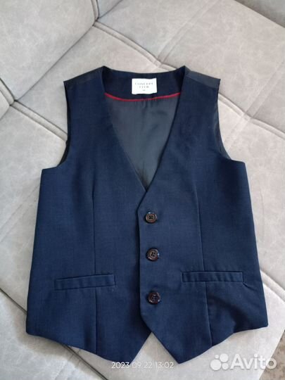 Жилетка для мальчика школьная синяя 140