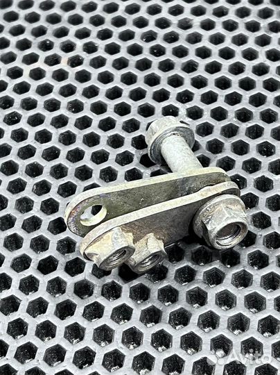 Крепление двигателя Kawasaki KLX 250 1995