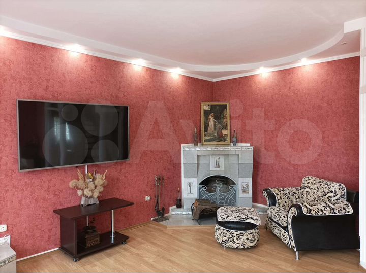 Дом 255 м² на участке 8 сот.