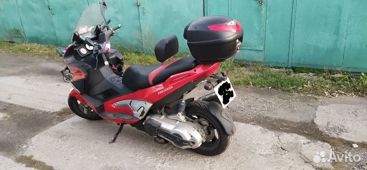 Gilera Nexus 500, 2005