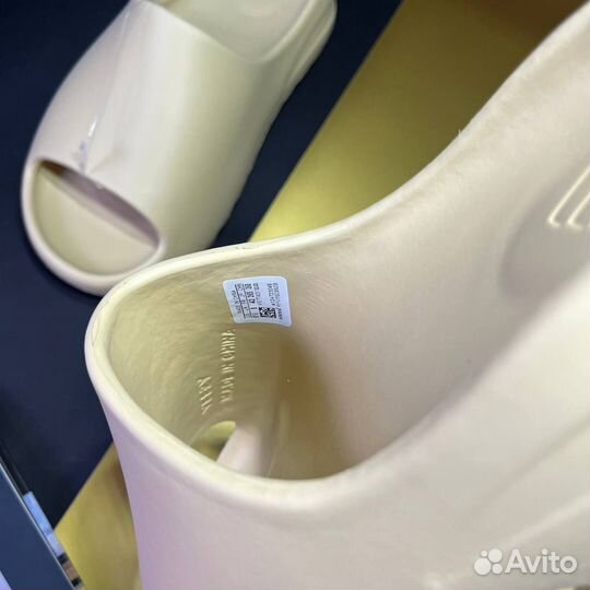 Шлепанцы Adidas Yeezy Slide