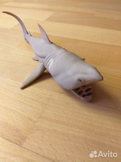 Набор игрушек (акулы,змеи,ящерицы,птицы,дракон)