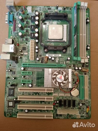 Материнская плата с процессором и памятью