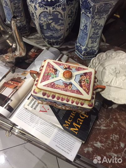 Бисквитница майолика антик