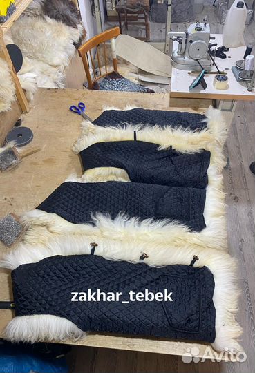 Натуральные безрукавки из овечьих шкур