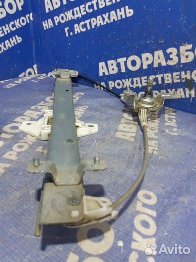 Задний левый стеклоподъёмник Hyundai Solaris 1