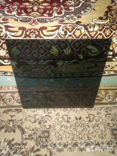 Стекло чёрное