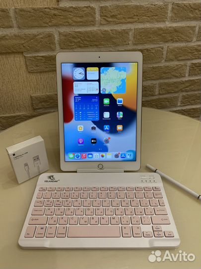 Планшет apple iPad air 2+клава и стилус