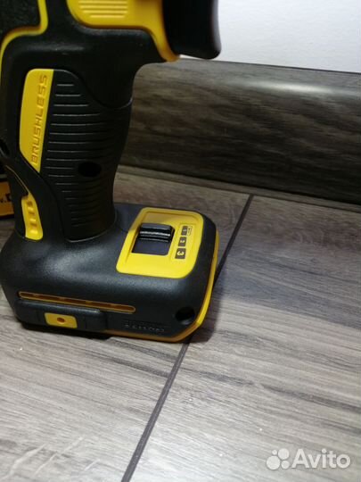 Винтоверт dewalt 887