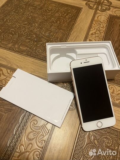 Телефон iPhone 7