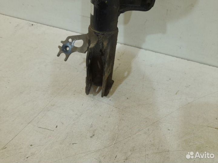 Амортизатор передний левый Toyota Camry V70 2018