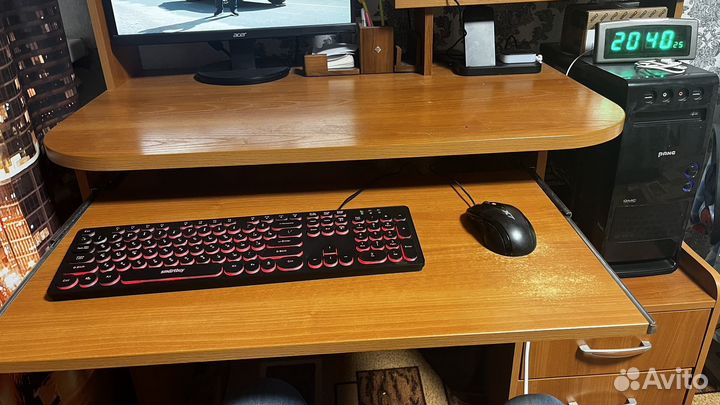 Компьютерный стол