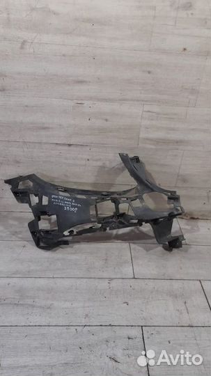 Кронштейн переднего бампера правый Mercedes E