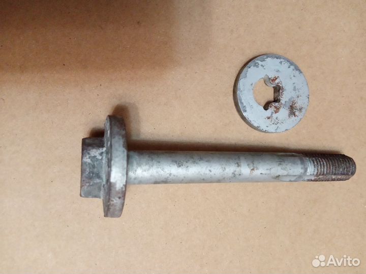 Развальный болт задней подвески на бмв е39