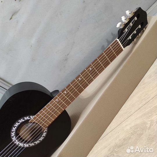 Гитара новая классическая