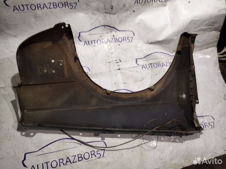 Крыло на volkswagen golf 2
