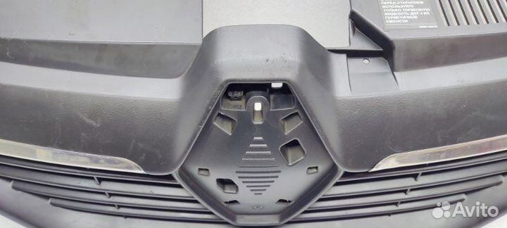 Решетка радиатора Renault Logan L8 K7M 2014
