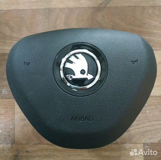 Накладка на руль Skoda Octavia A7