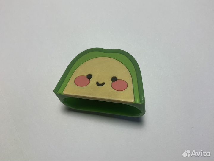 Силиконовый чехол для AirPords в виде авокадо