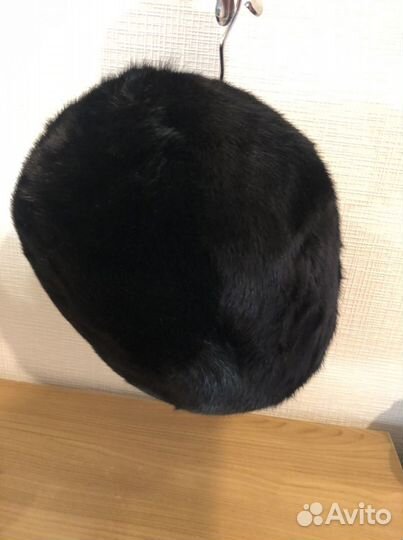 Шапка берет норковый