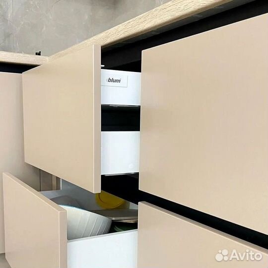 Угловая кухня с мдф фасадами