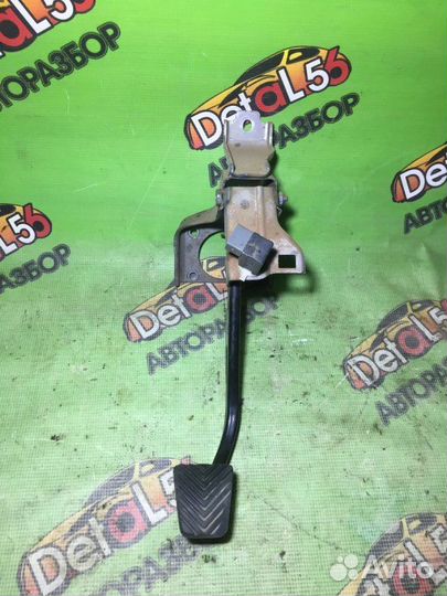 Педаль тормоза Hyundai Solaris 1