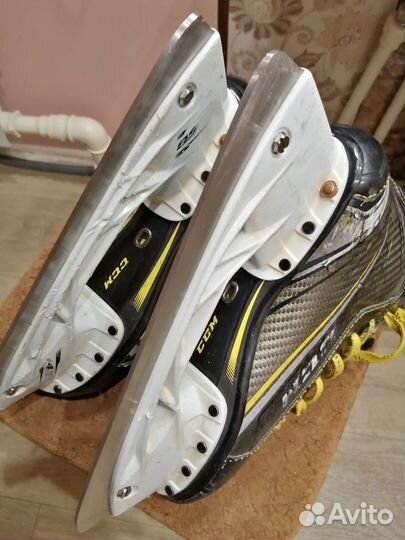 Коньки хоккейные