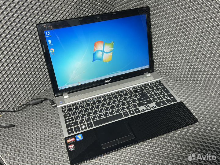 Ноутбук Acer V3-551G