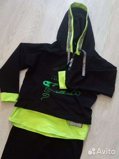 Спортивный костюм женский