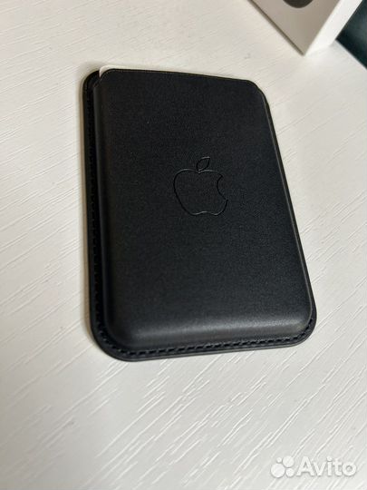 iPhone Leather Wallet MagSafe