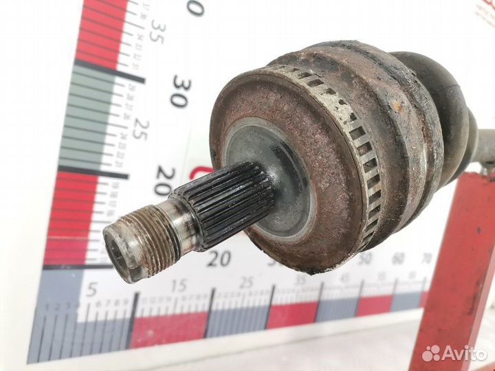 Полуось задняя (приводной вал, шрус) Mercedes-Benz