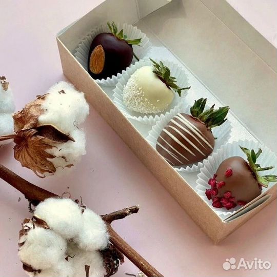 Клубника в шоколаде, бананы в шоколаде