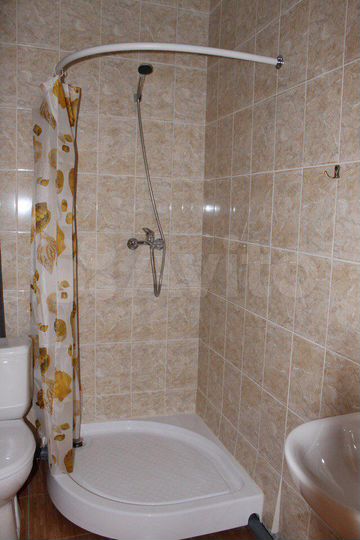 Комната 17 м² в 5-к., 1/2 эт.