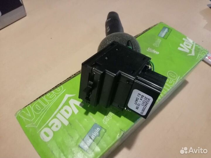 Переключатель подрулевой левый Peugeot 206