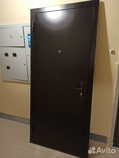 Входная металлическая дверь