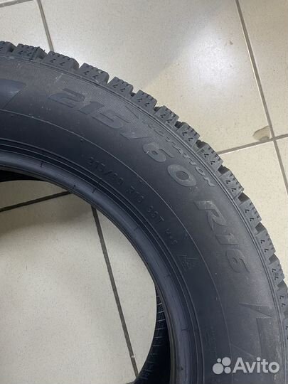 Pirelli Ice Zero 215/60 R16 99T
