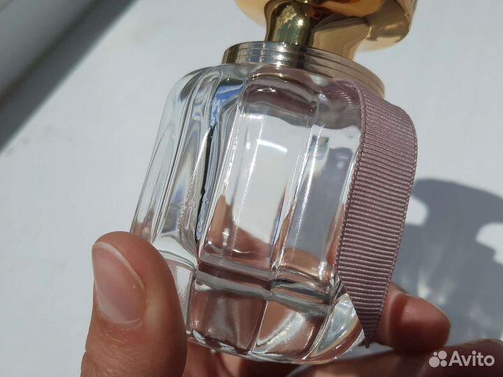 Красивые флаконы от духов с ароматом Amway