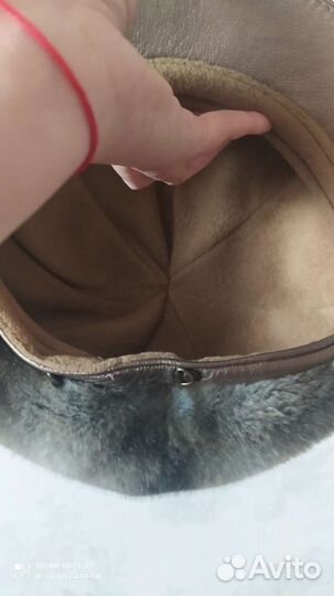 Тёплая шапочка с козырьком