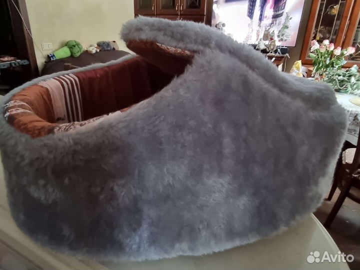 Лежанка для кошек, собак