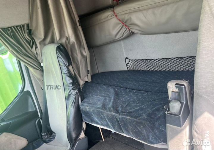 В разборке грузовик Renault, Premium II с 2007