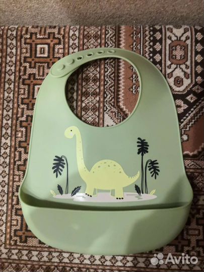 Нагрудник - слюнявчик силиконовый новый