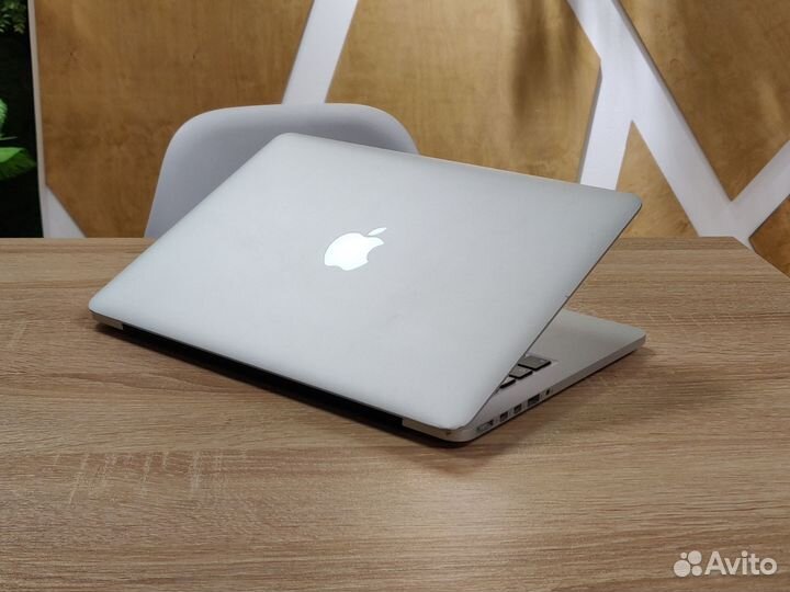 Macbook Pro 13 retina / i5 / 8 / 256 ssd