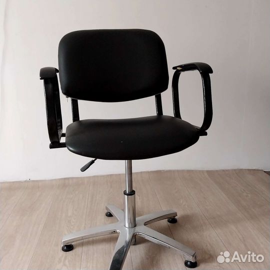 Парикмахерский стул