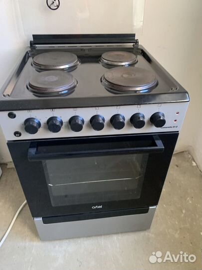 Плита электрическая 60 см, гриль. С блинами